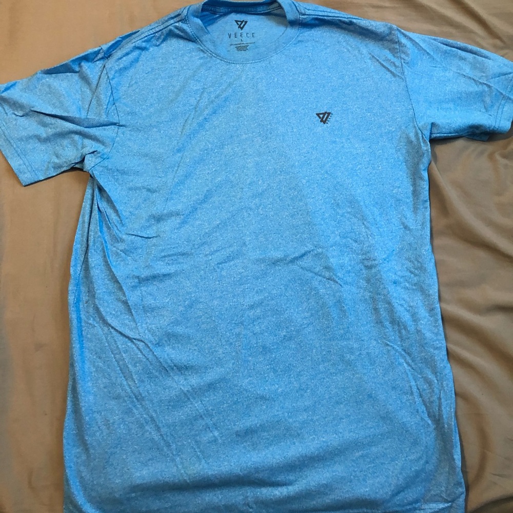 Mens light blue Veece Tee. Large